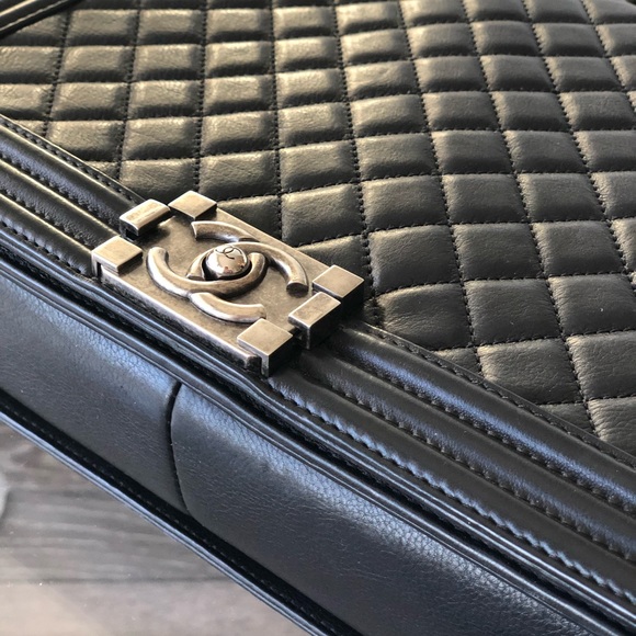 [Authentic] CHANEL BOY HANDBAG XL - Picture 10 of 14